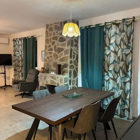 Appartement Stis Maroullas, *