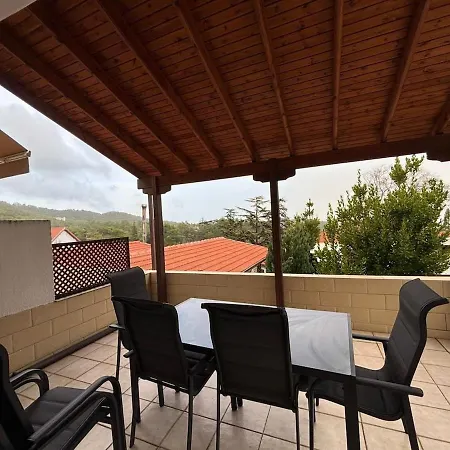 Stis Maroullas, Appartement *
